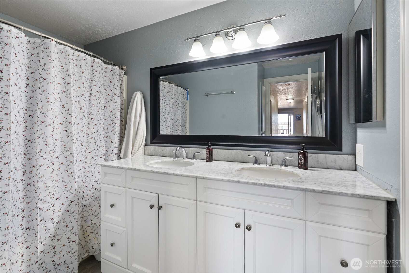 813 S 227th Place #5, Des Moines, WA 98198