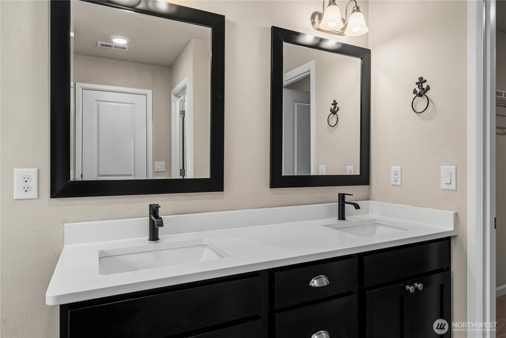 3327 Hydra Street NE, Lacey, WA 98516