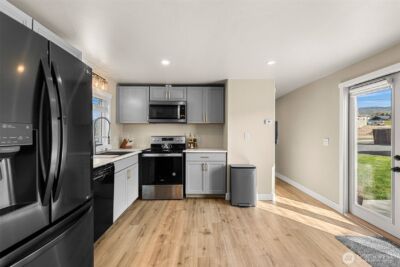 420 30th Street NW, East Wenatchee, WA 98802 - Photo 14