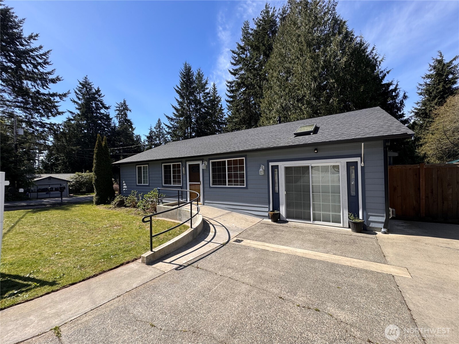 7600 Sandy Way NE, Poulsbo, WA 98370