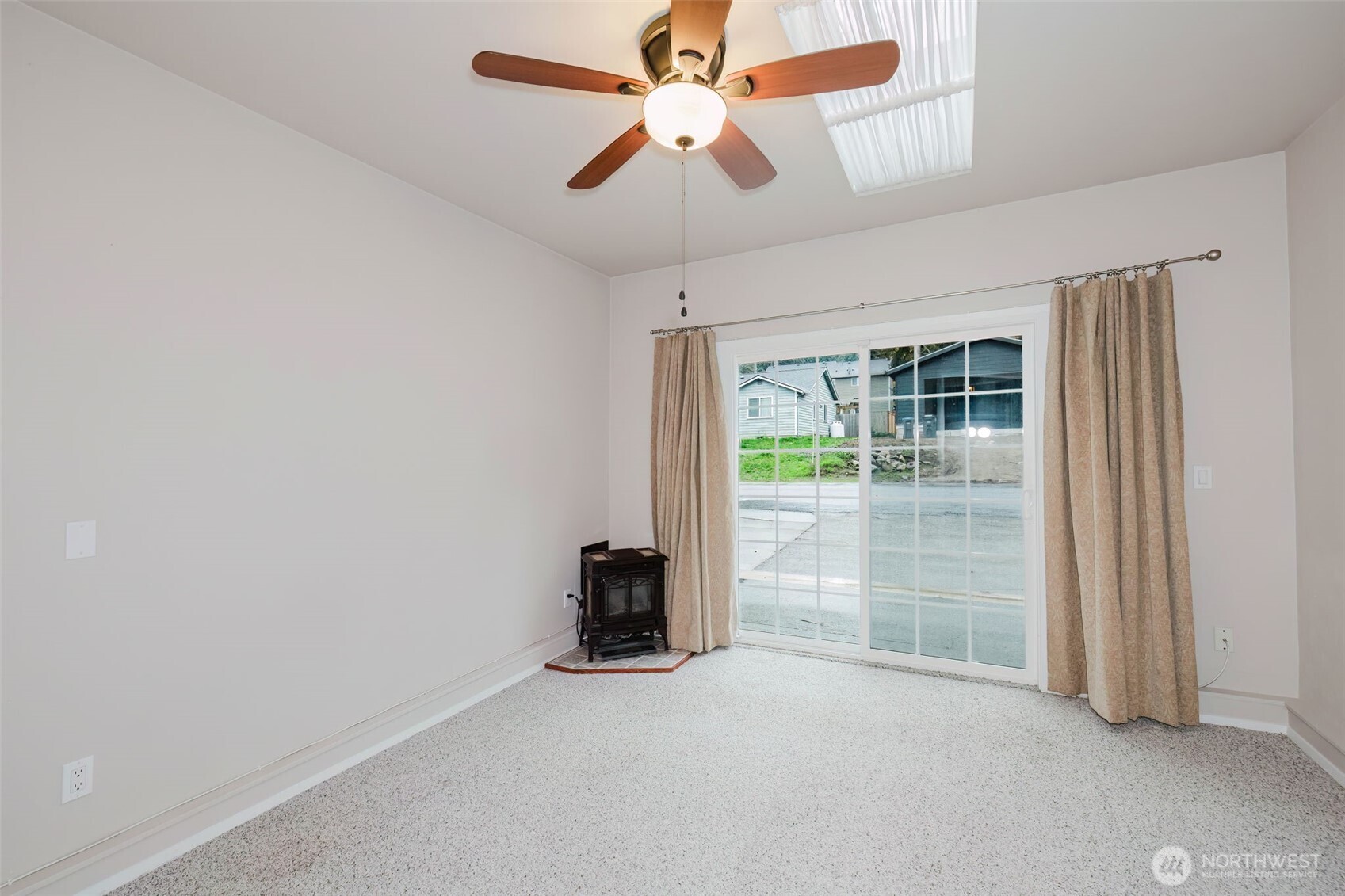 7600 Sandy Way NE, Poulsbo, WA 98370