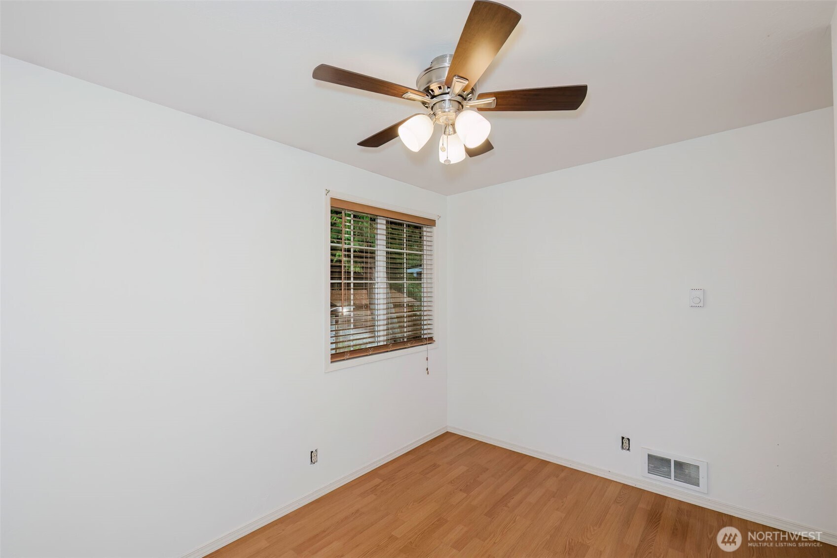 7600 Sandy Way NE, Poulsbo, WA 98370