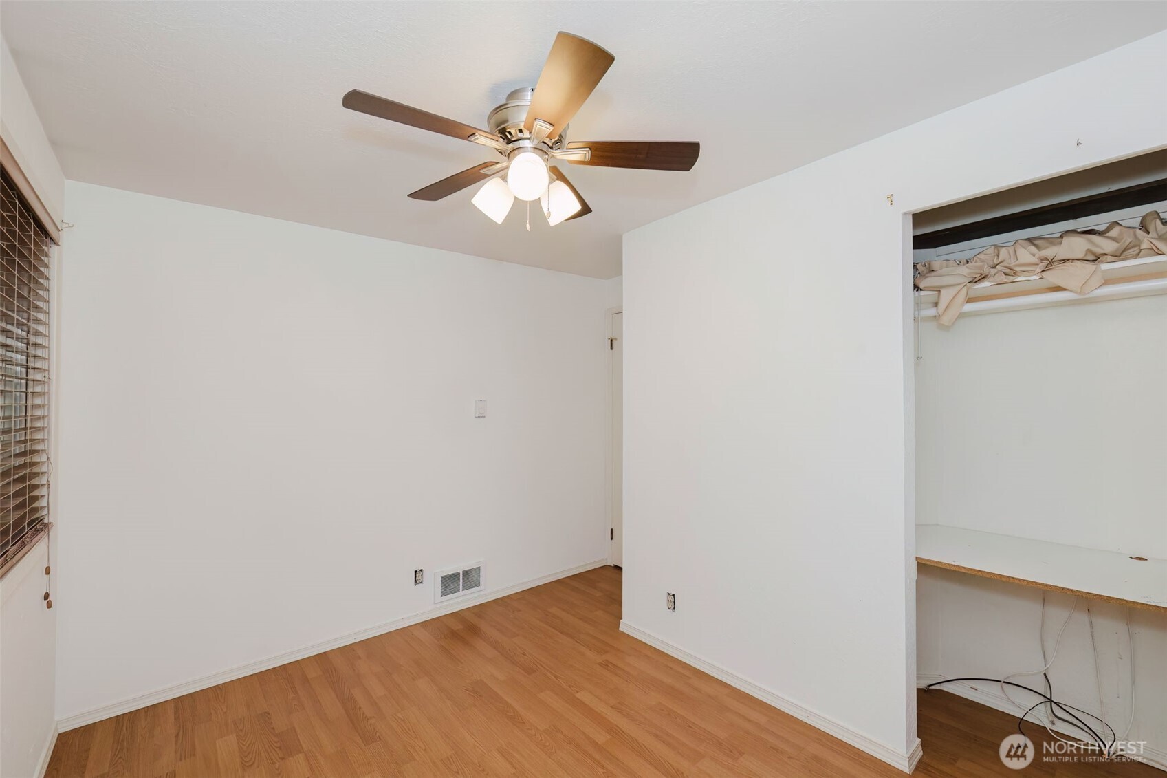 7600 Sandy Way NE, Poulsbo, WA 98370