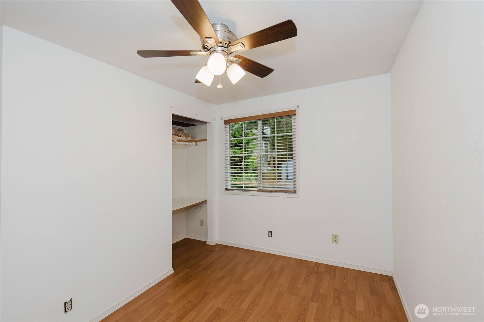 7600 Sandy Way NE, Poulsbo, WA 98370