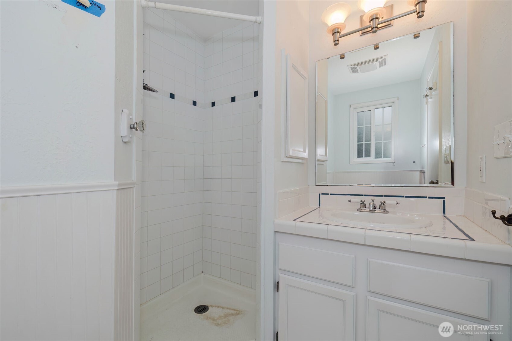 7600 Sandy Way NE, Poulsbo, WA 98370