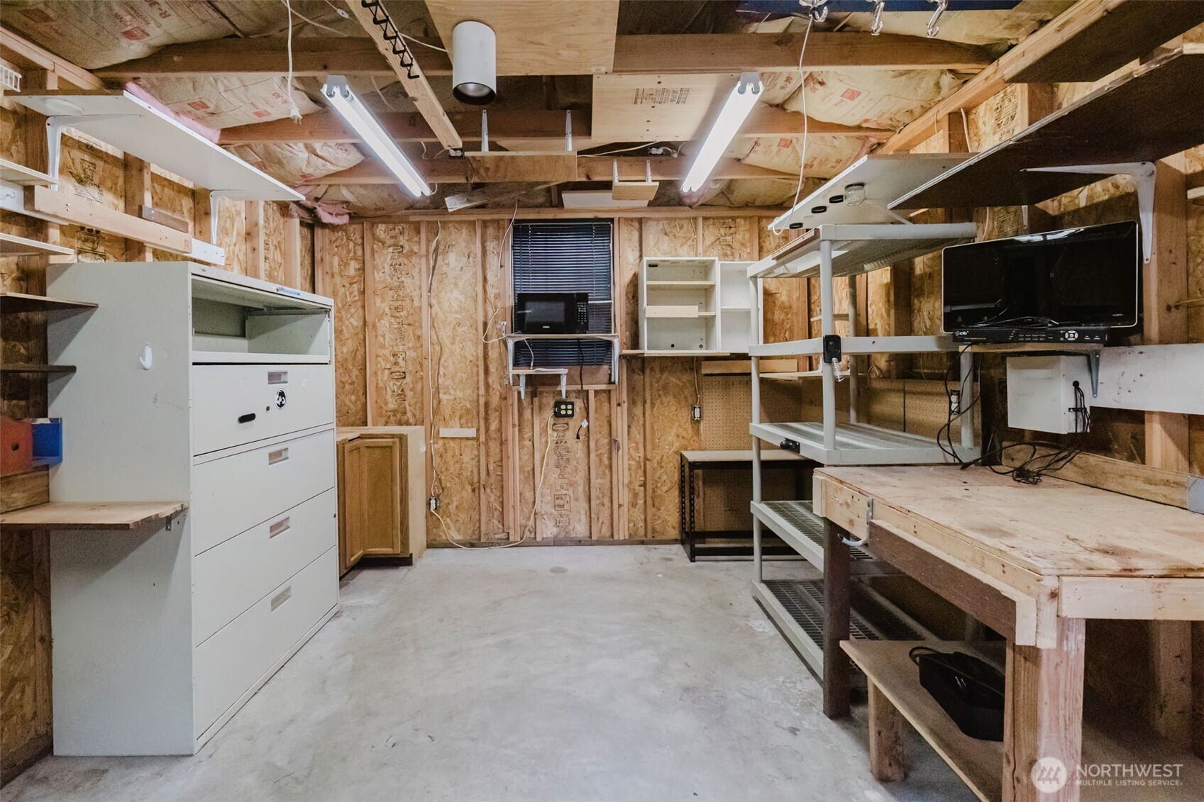 7600 Sandy Way NE, Poulsbo, WA 98370