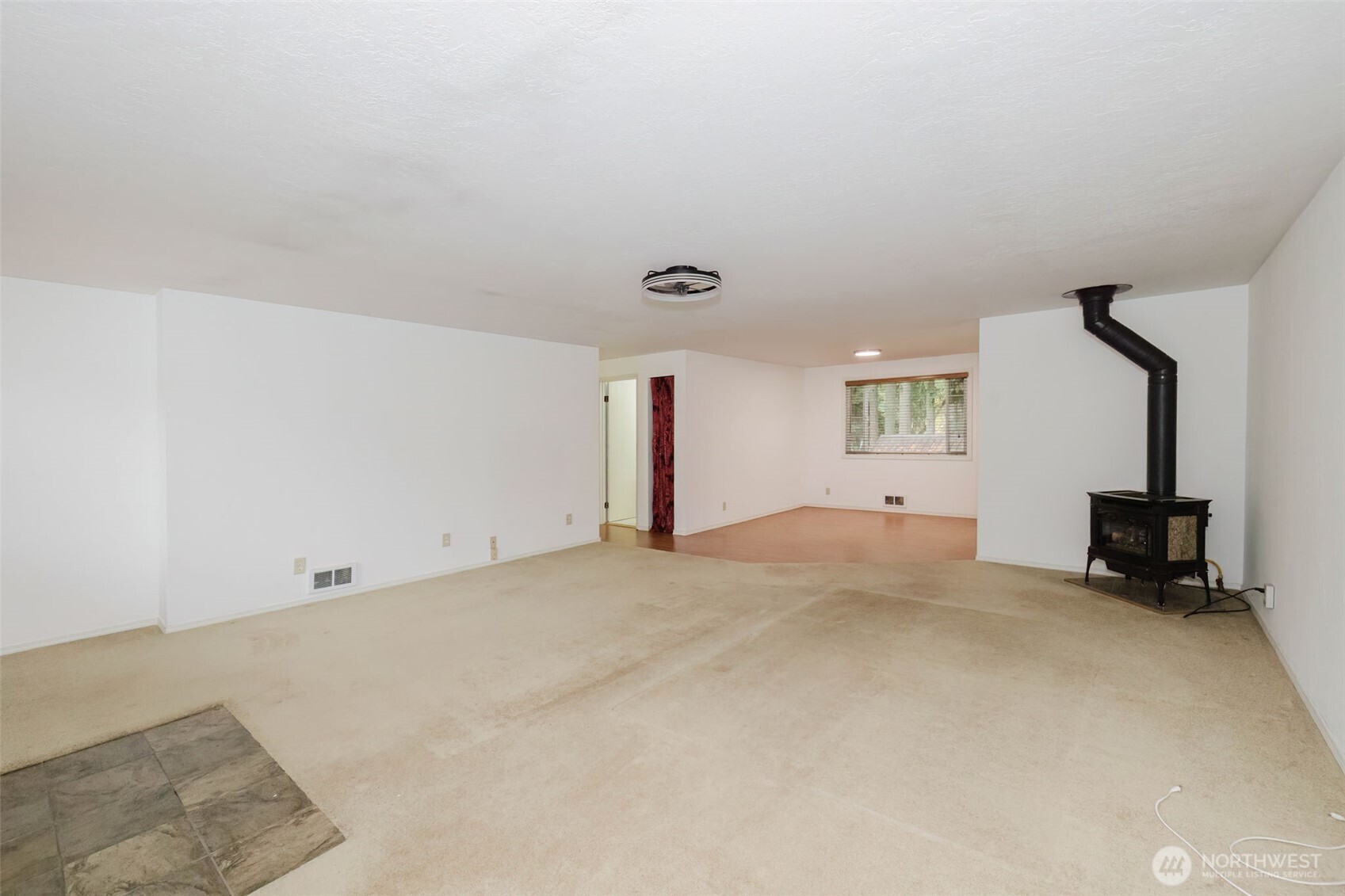 7600 Sandy Way NE, Poulsbo, WA 98370