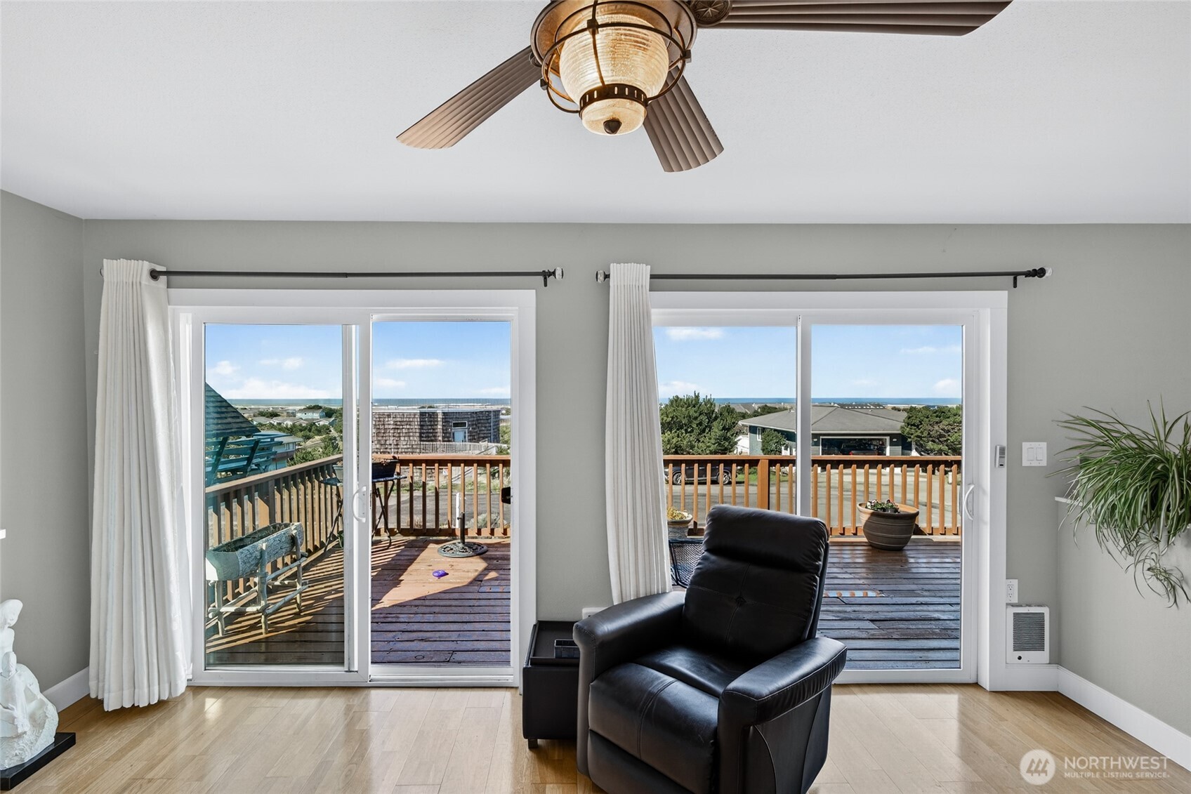 33612 J Place , Ocean Park, WA 98640