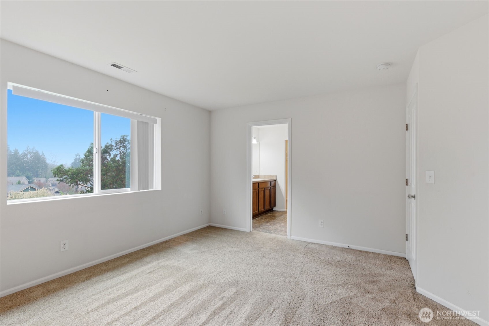 4244 E Roosevelt Avenue , Tacoma, WA 98404