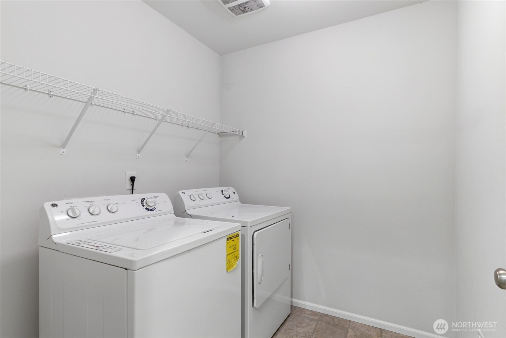 4244 E Roosevelt Avenue , Tacoma, WA 98404