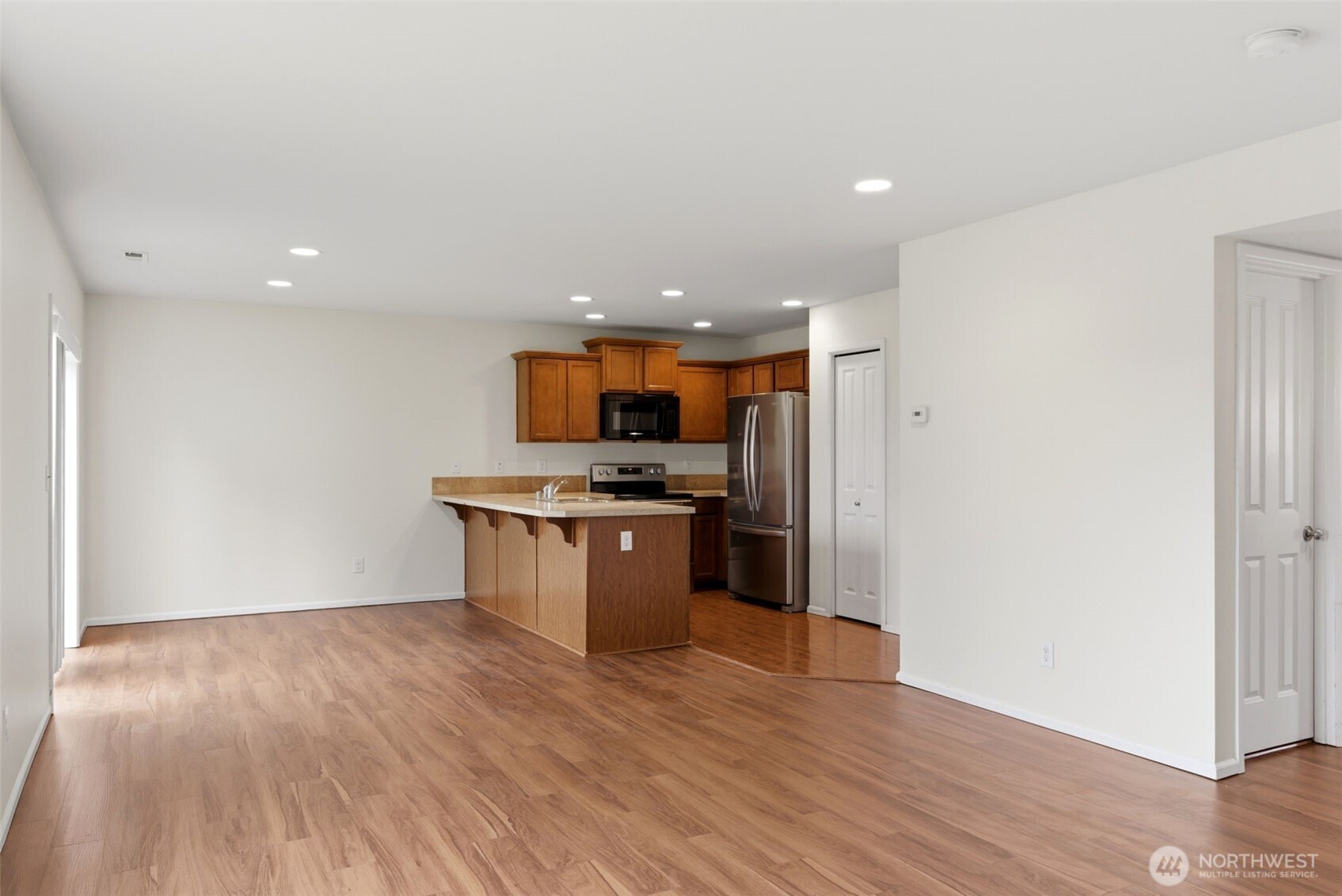 4244 E Roosevelt Avenue , Tacoma, WA 98404