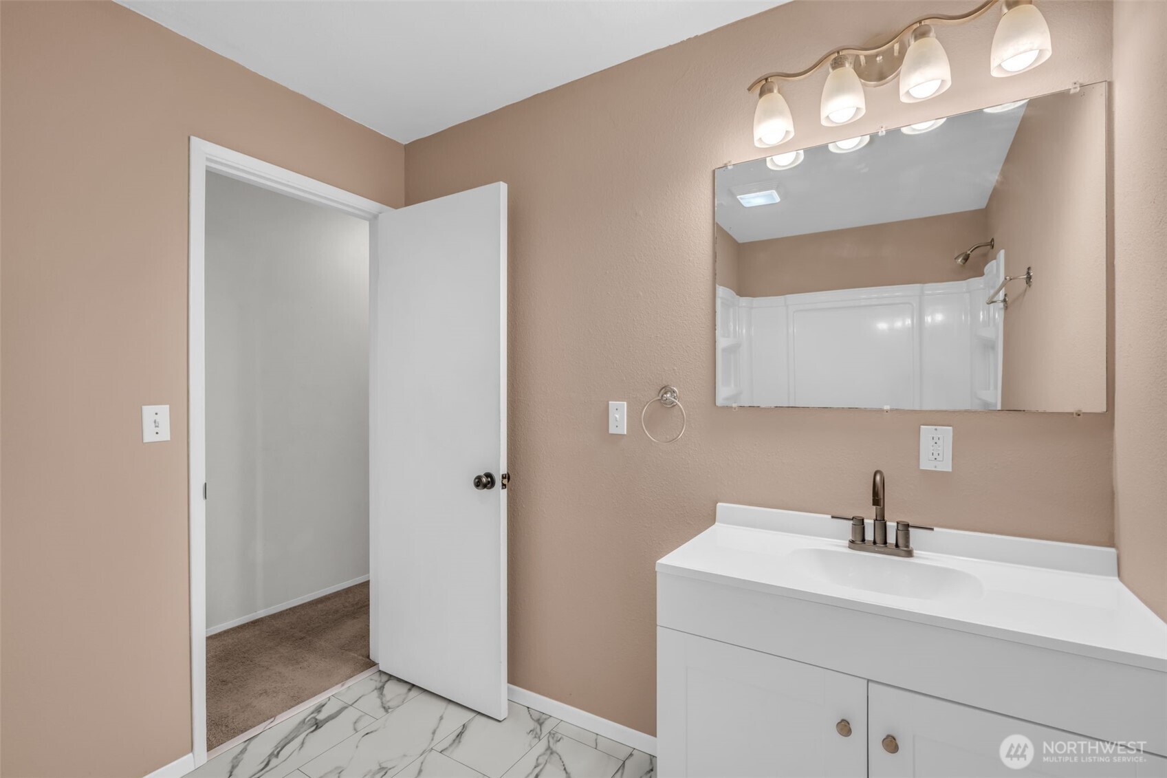 6105 N 16th St #N103, Tacoma, WA 98406