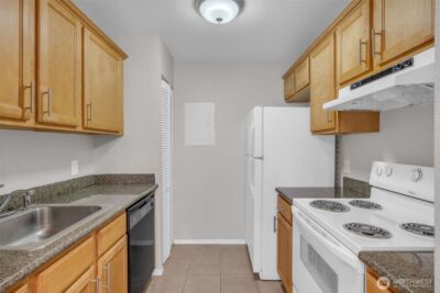 6105 N 16th St #N103, Tacoma, WA 98406 - Photo 5