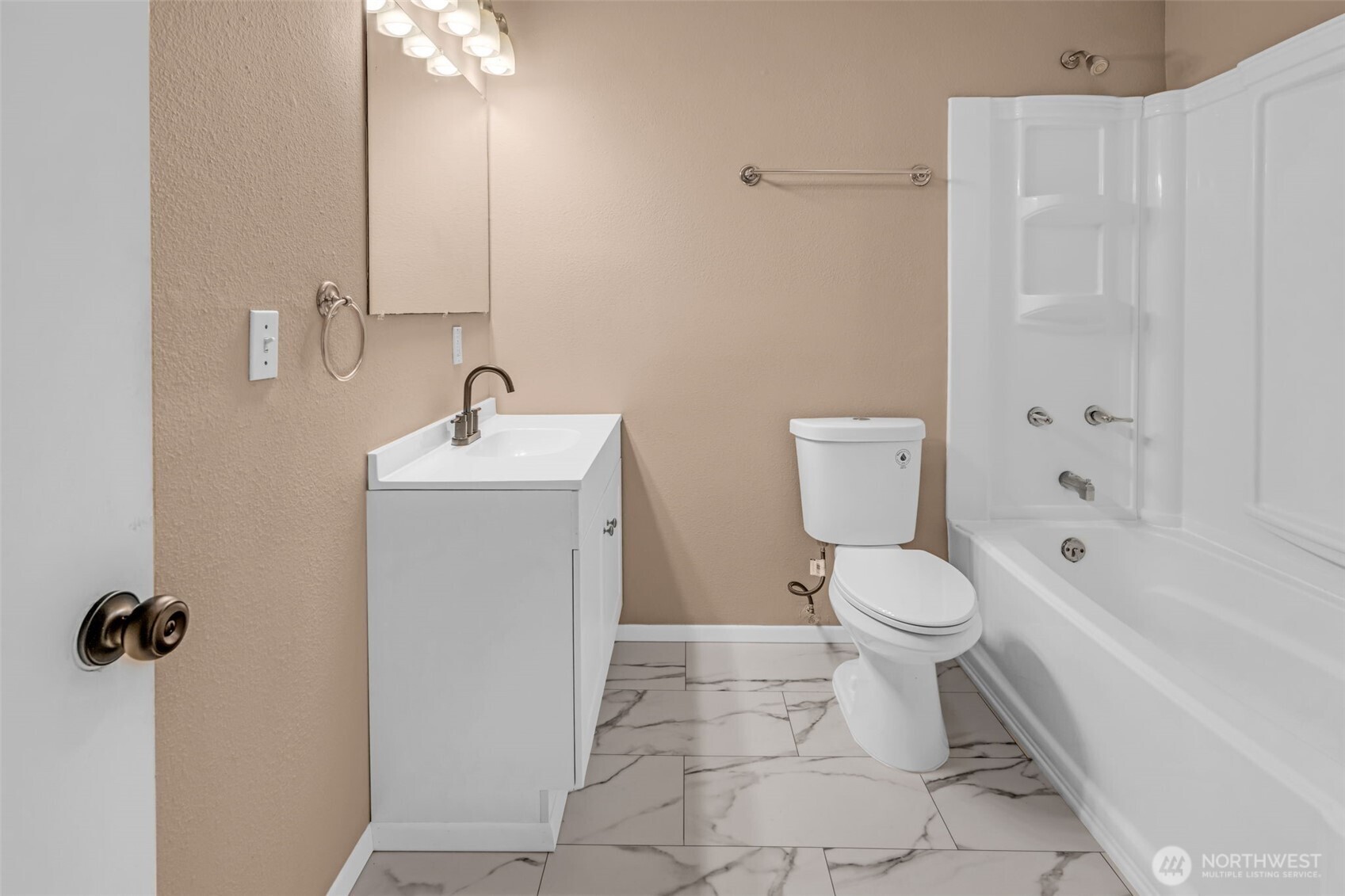 6105 N 16th St #N103, Tacoma, WA 98406