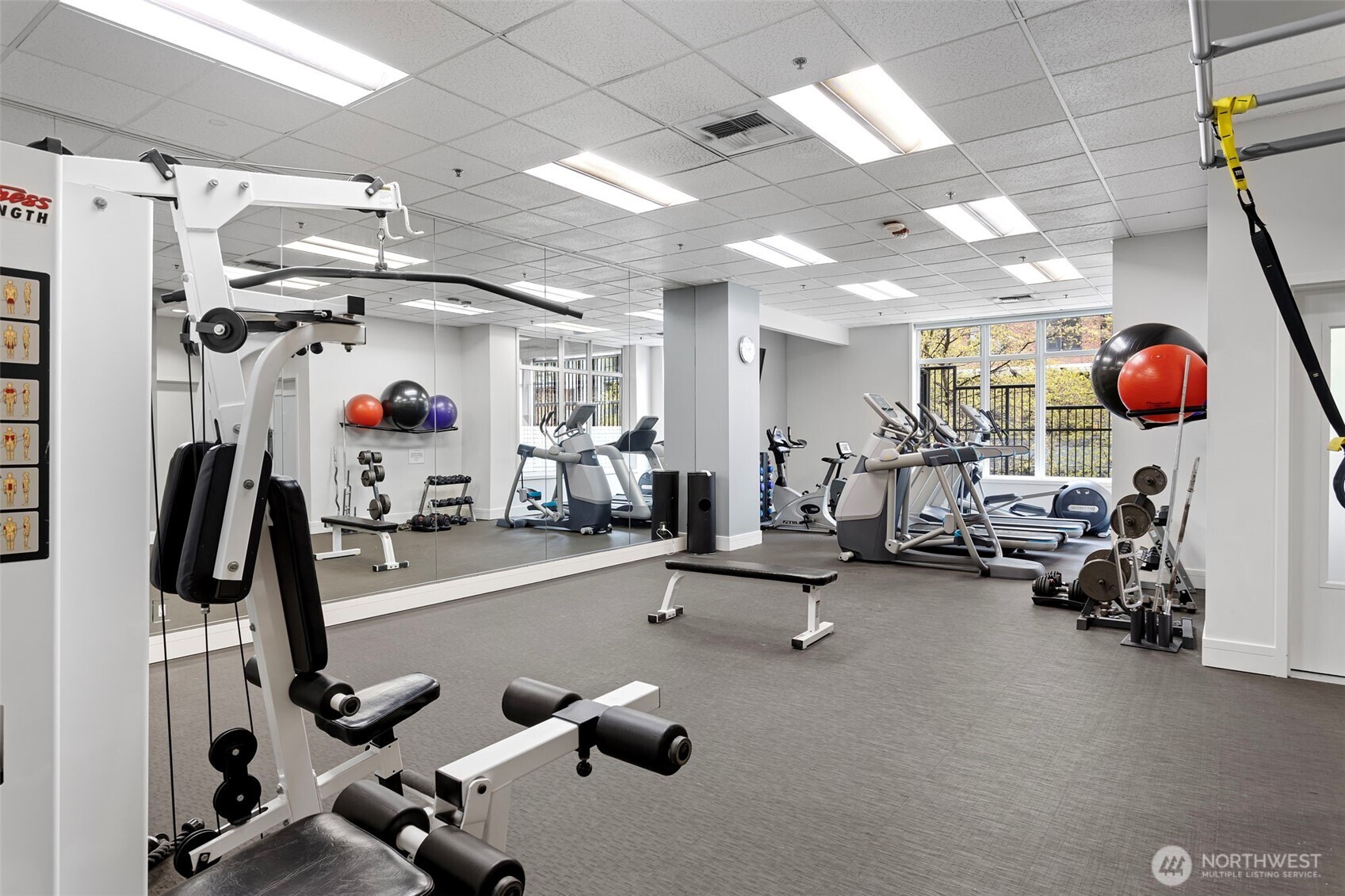 2801 1st Avenue #612, Seattle, WA 98121