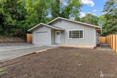 6582 NE Pear Street , Suquamish, WA 98392