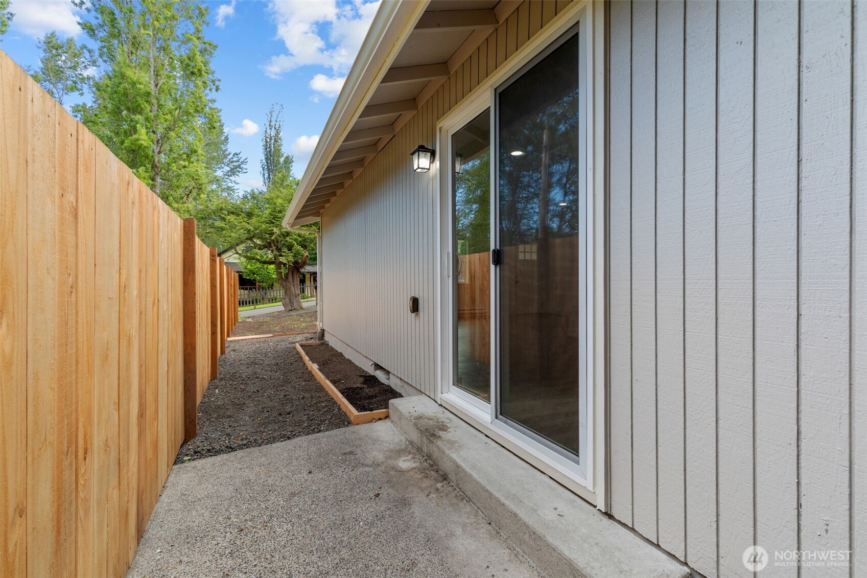 6582 NE Pear Street , Suquamish, WA 98392