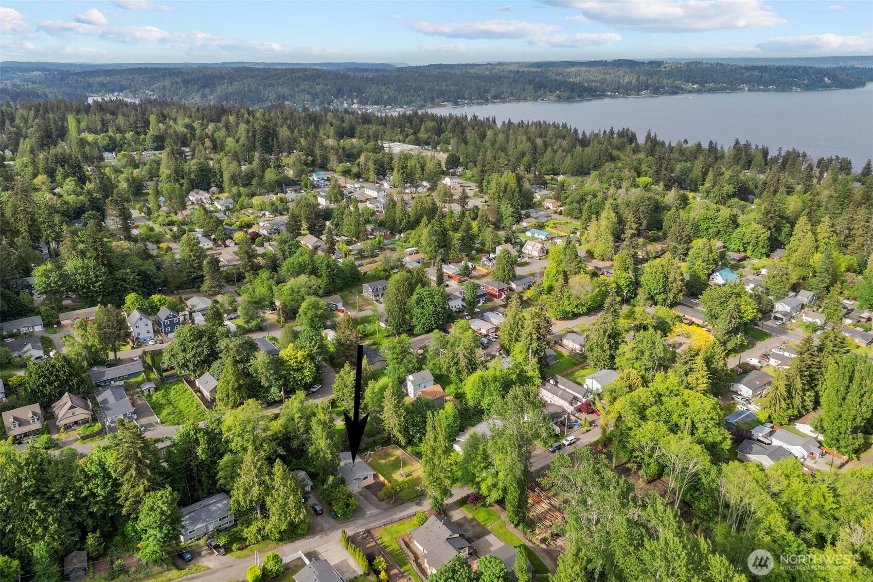 6582 NE Pear Street , Suquamish, WA 98392