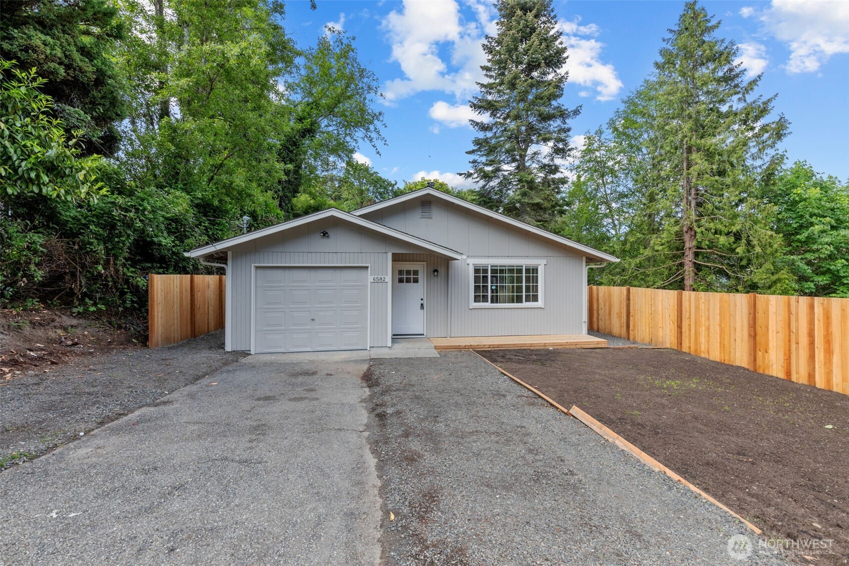 6582 NE Pear Street , Suquamish, WA 98392