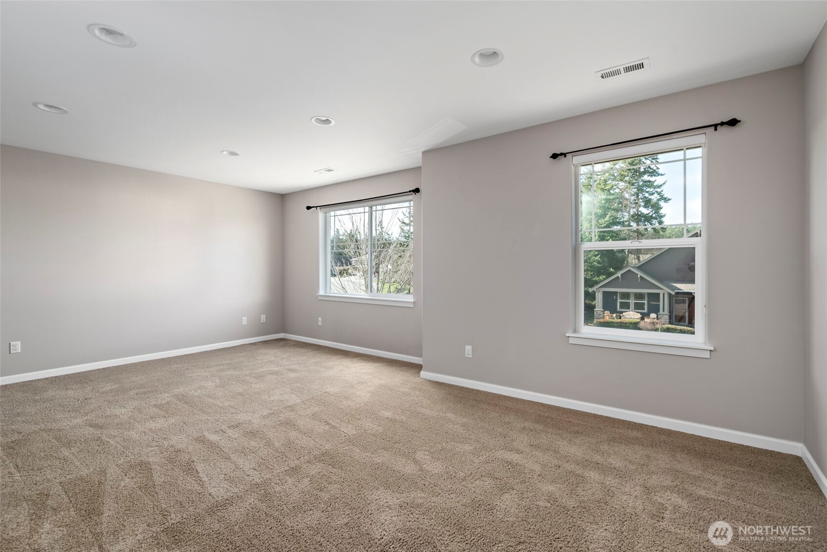 2722 SW Fairway Point Drive , Oak Harbor, WA 98277
