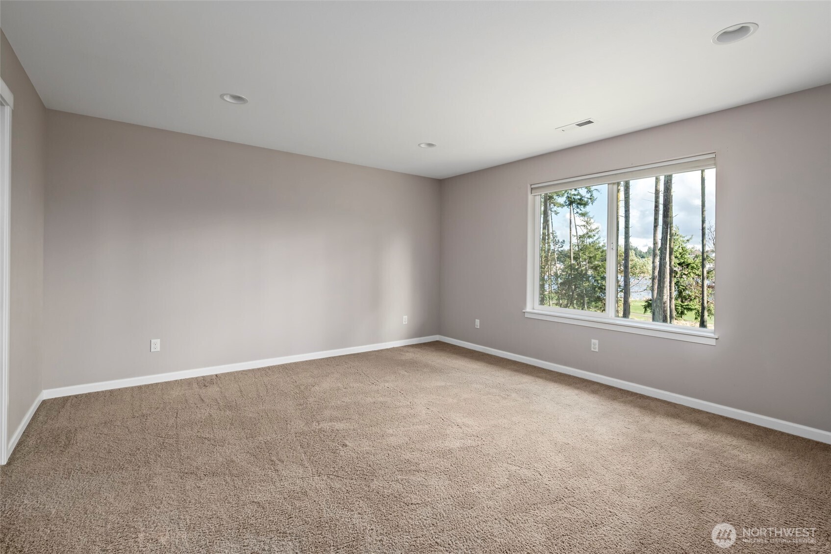 2722 SW Fairway Point Drive , Oak Harbor, WA 98277