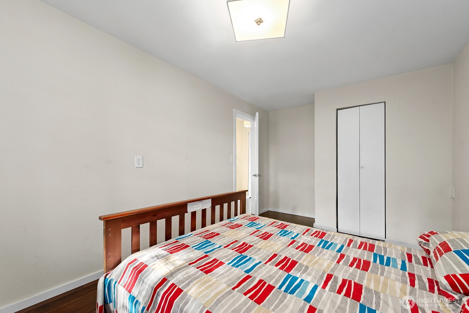 8032 SW Hawthorne Lane , Vashon, WA 98070