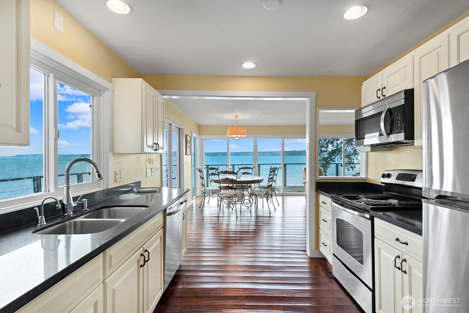 8032 SW Hawthorne Lane , Vashon, WA 98070