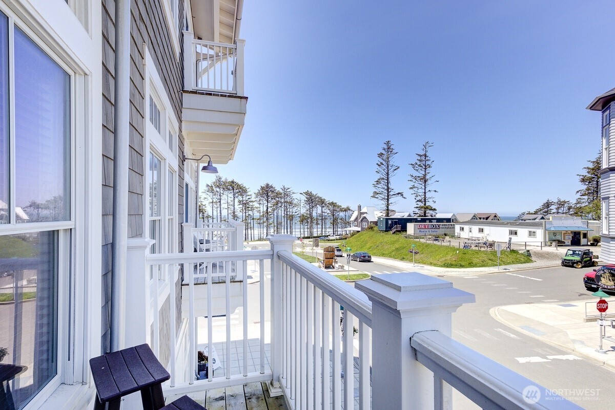 204 Market Street #B, Pacific Beach, WA 98571
