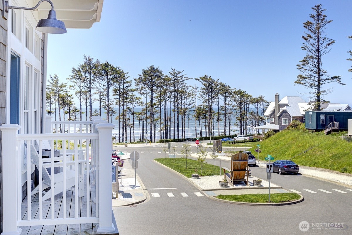 204 Market Street #B, Pacific Beach, WA 98571