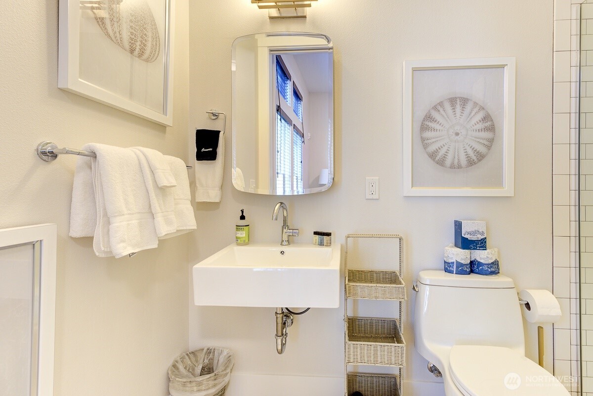 204 Market Street #B, Pacific Beach, WA 98571