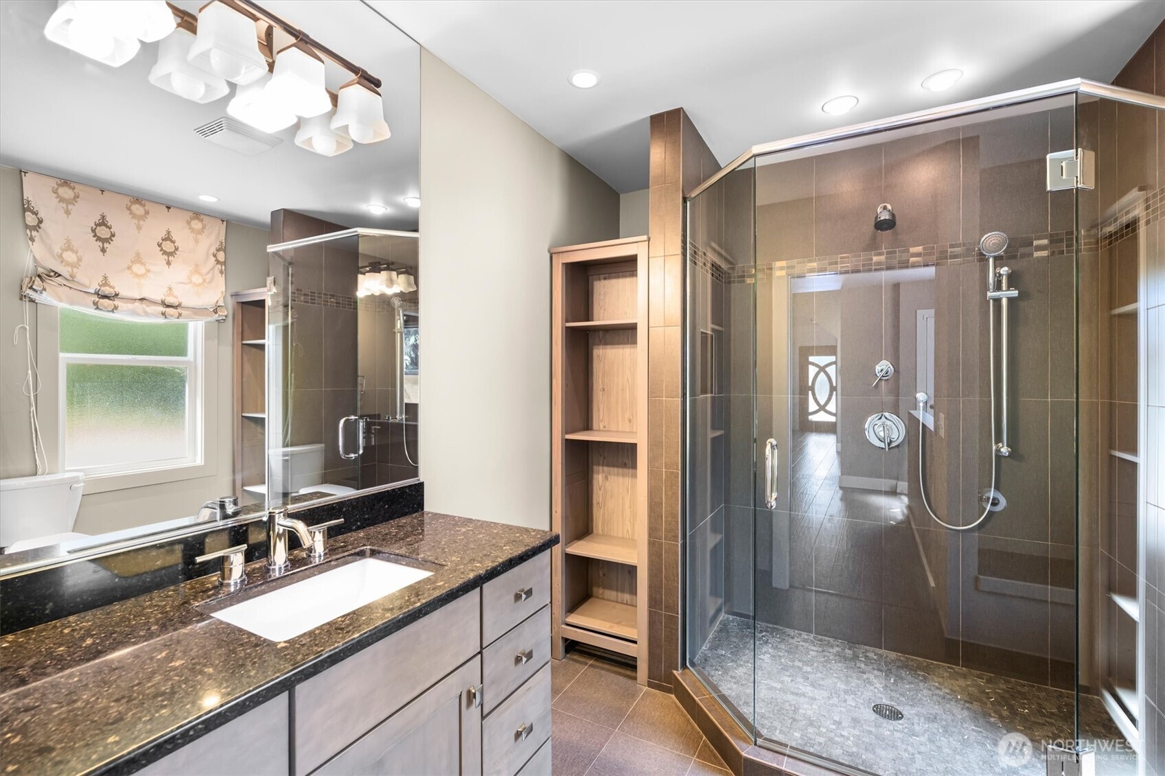 160 S 1st Street , Kalama, WA 98625