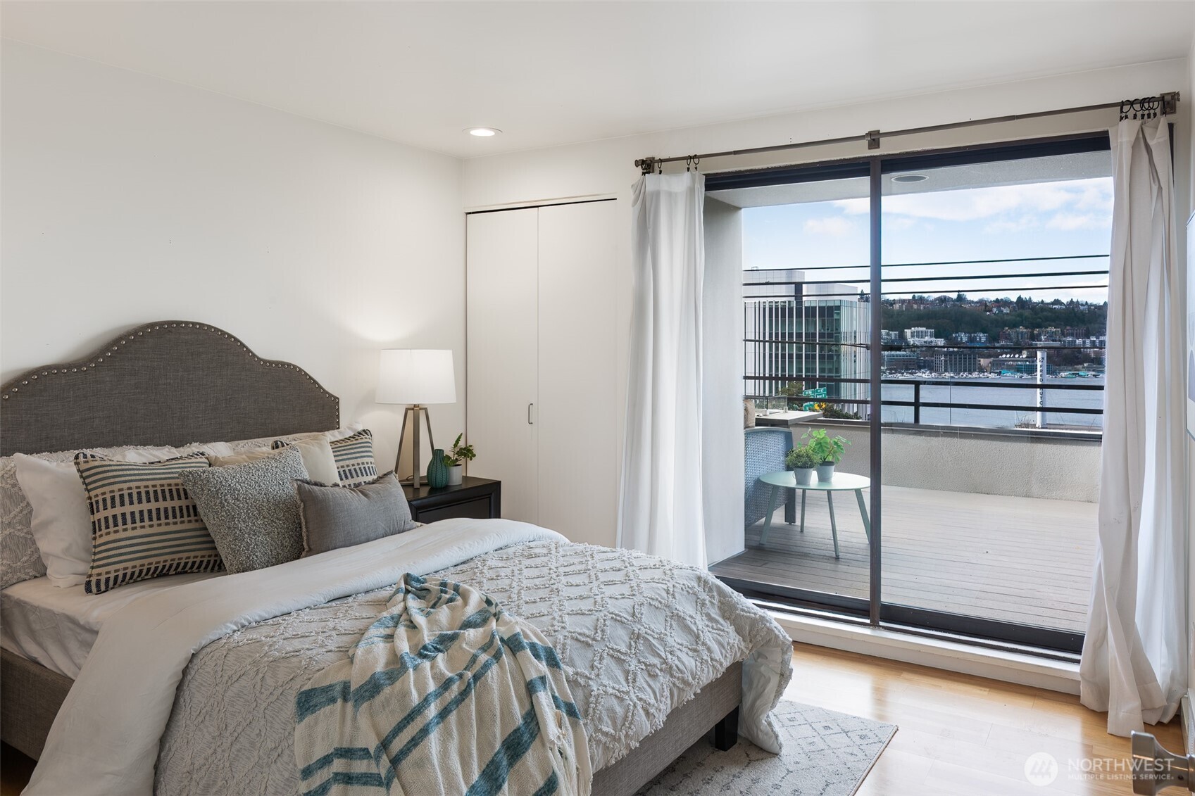 1118 Lakeview Boulevard E #100, Seattle, WA 98102