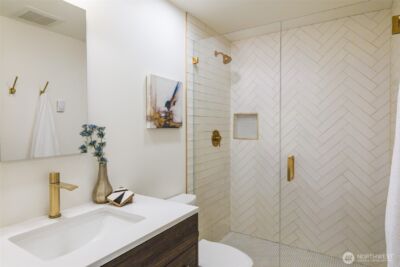 1118 Lakeview Boulevard E #100, Seattle, WA 98102 - Photo 17