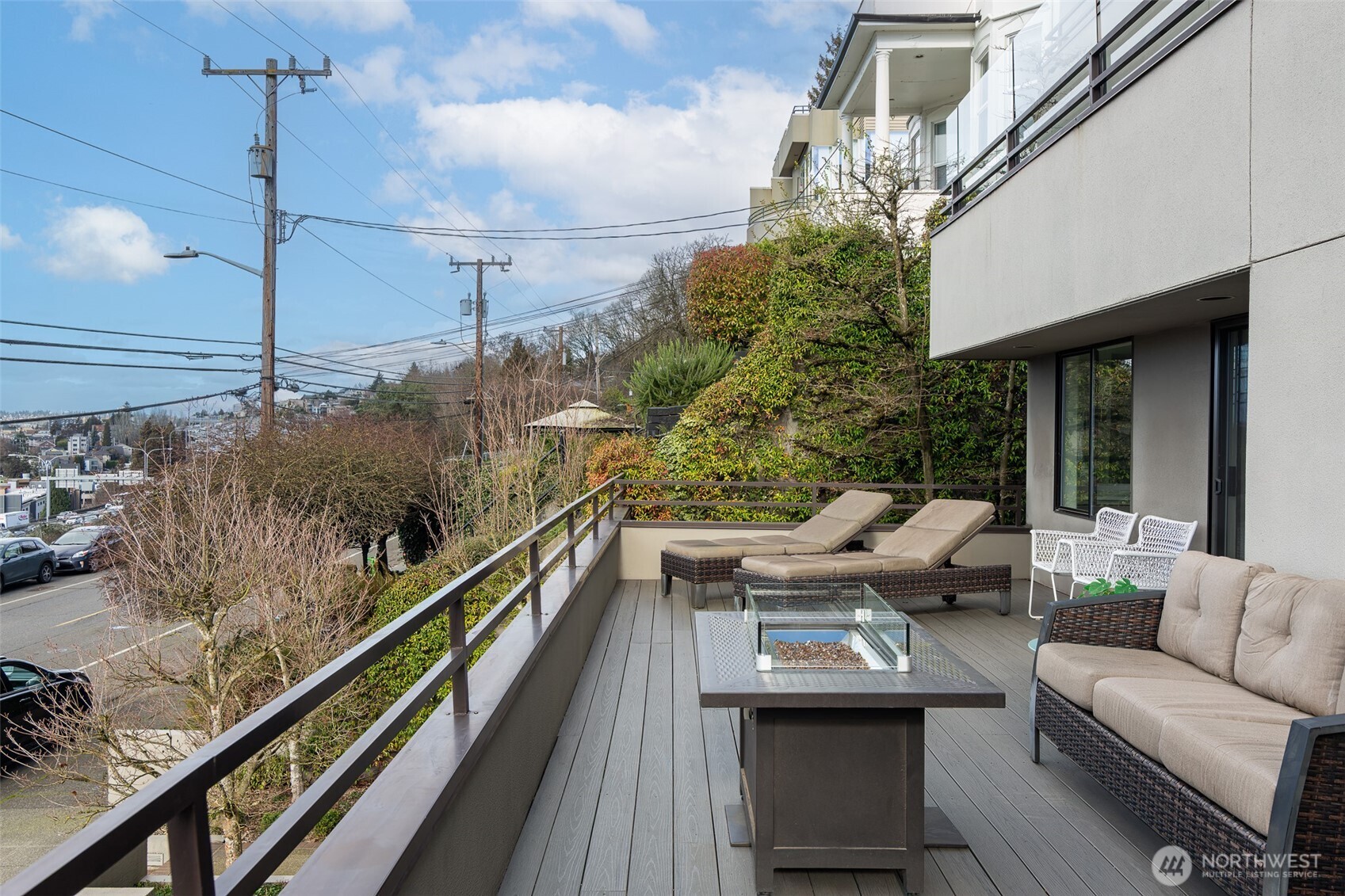 1118 Lakeview Boulevard E #100, Seattle, WA 98102