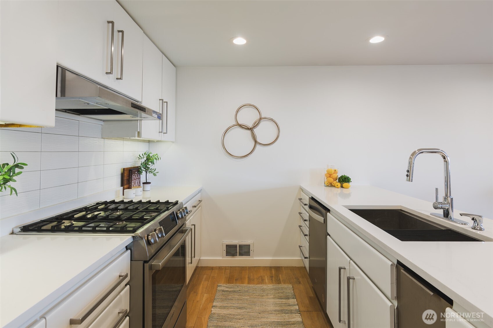 1118 Lakeview Boulevard E #100, Seattle, WA 98102