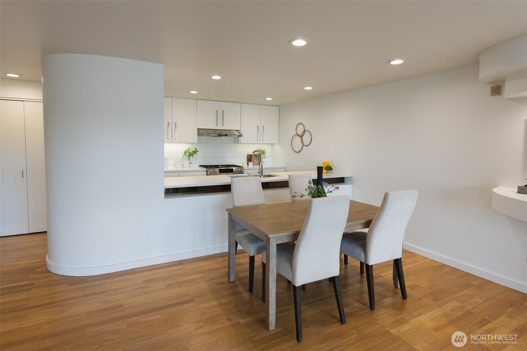 1118 Lakeview Boulevard E #100, Seattle, WA 98102