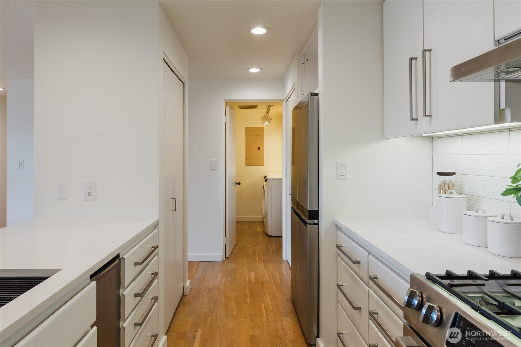 1118 Lakeview Boulevard E #100, Seattle, WA 98102