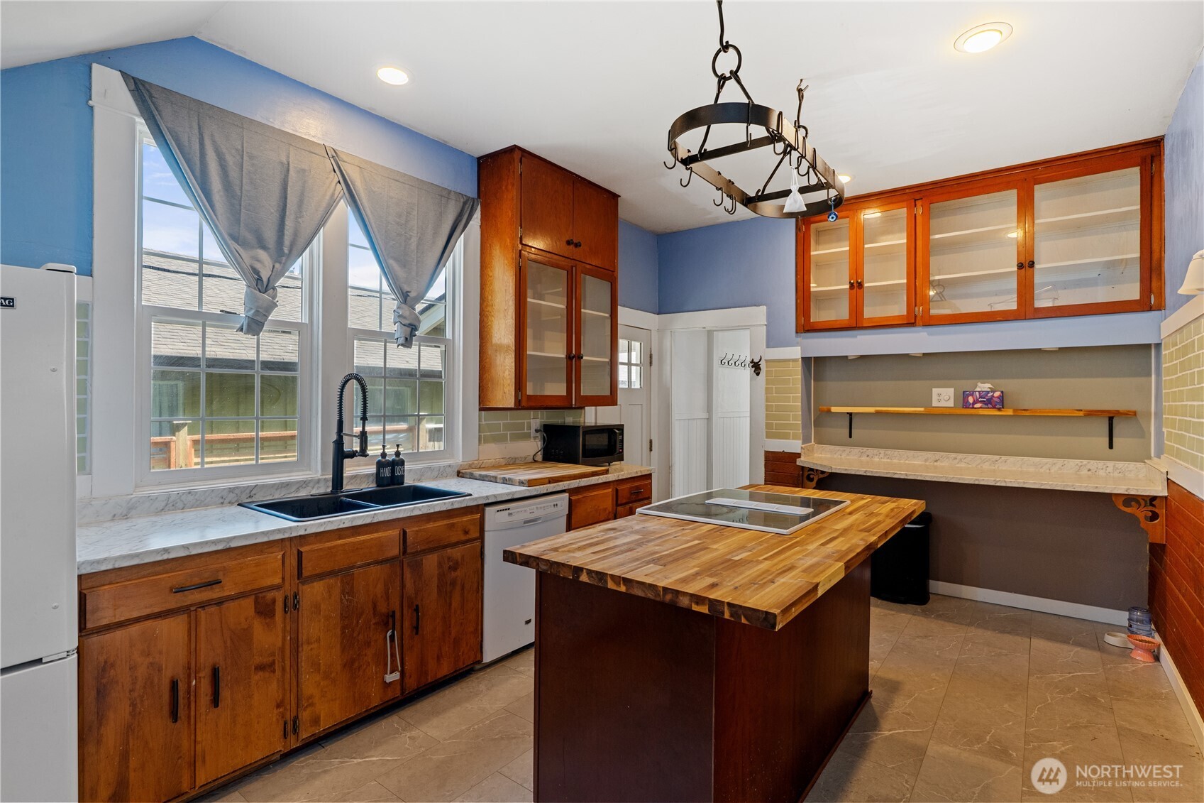 626 Eklund Avenue , Hoquiam, WA 98550