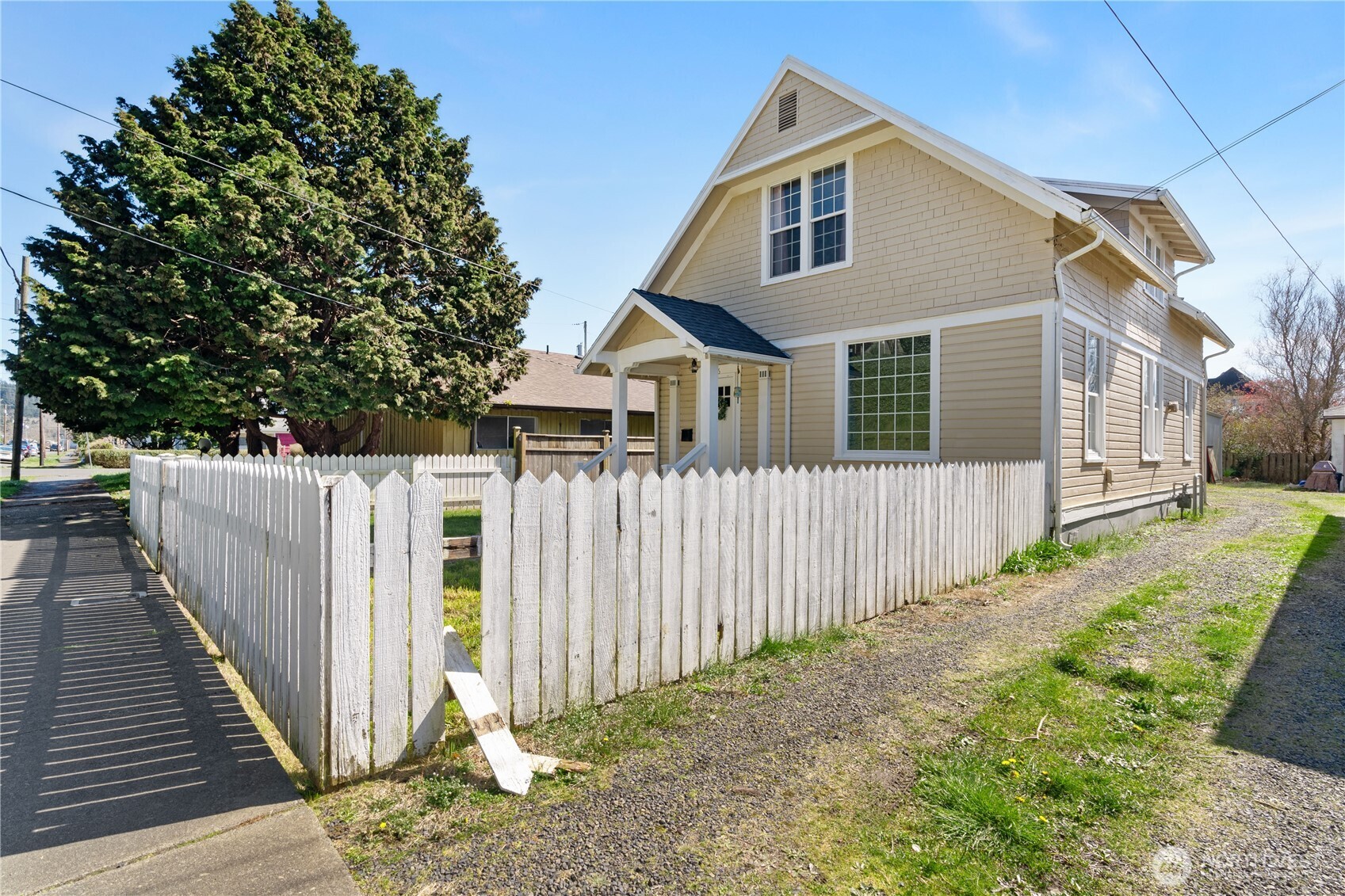 626 Eklund Avenue , Hoquiam, WA 98550