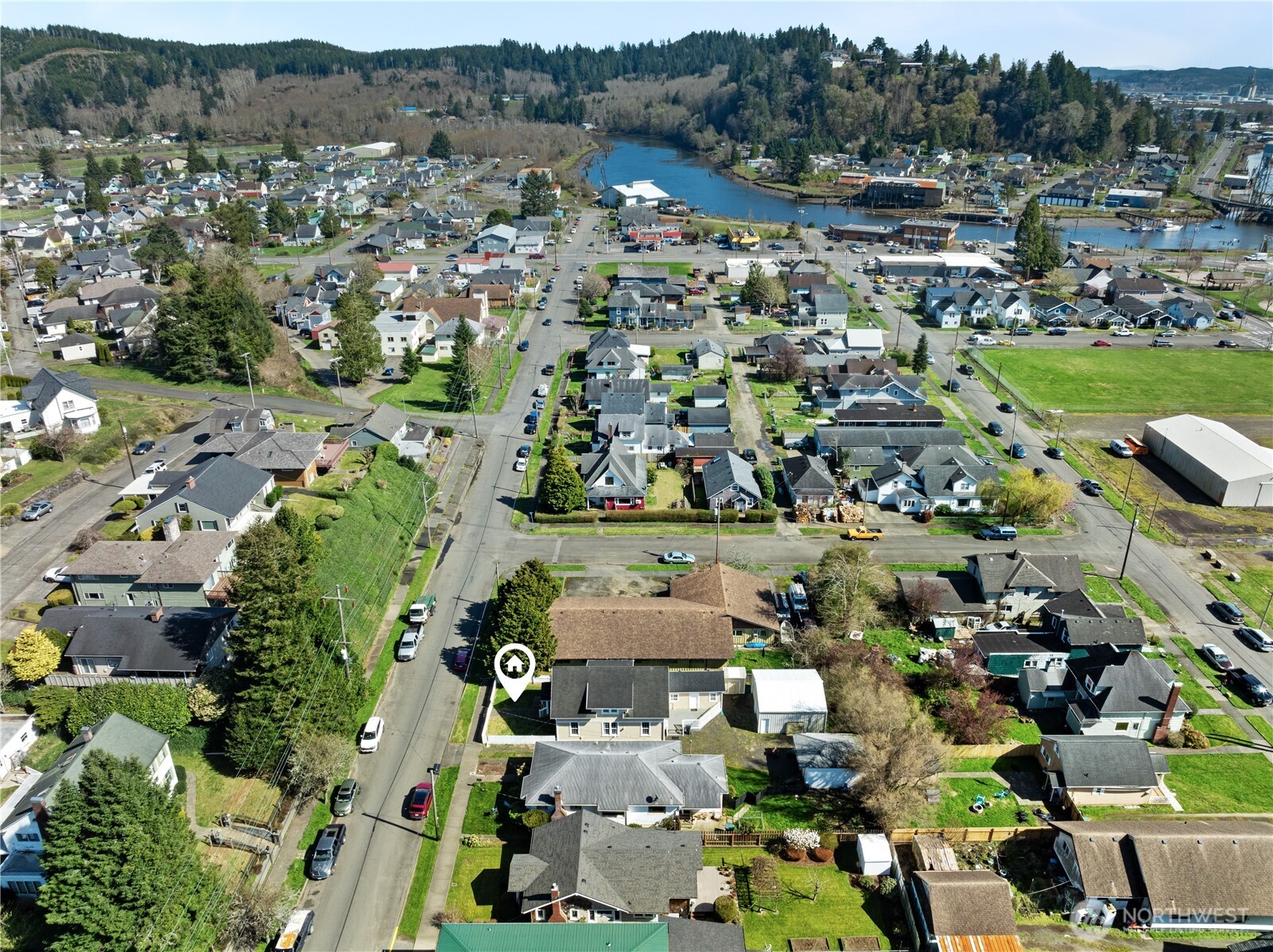 626 Eklund Avenue , Hoquiam, WA 98550
