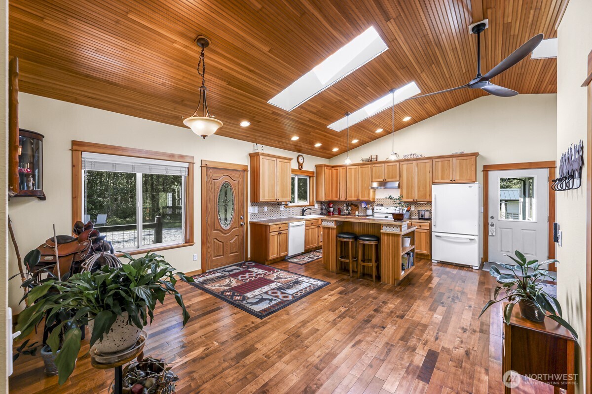 19379 Morton Road , Burlington, WA 98233