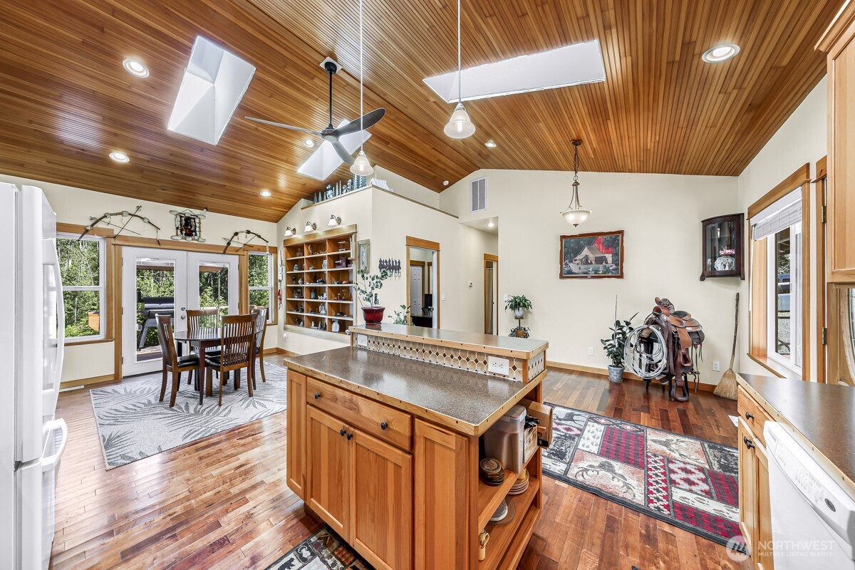 19379 Morton Road , Burlington, WA 98233