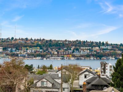 2337 10th Avenue E #D, Seattle, WA 98102 - Photo 13