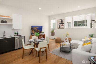 2337 10th Avenue E #D, Seattle, WA 98102 - Photo 2