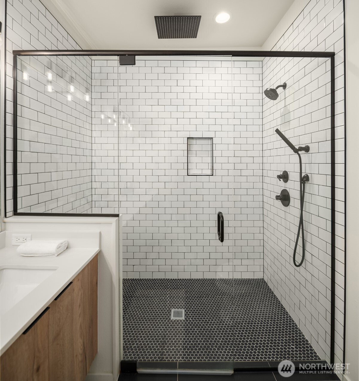 2337 10th Avenue E #D, Seattle, WA 98102