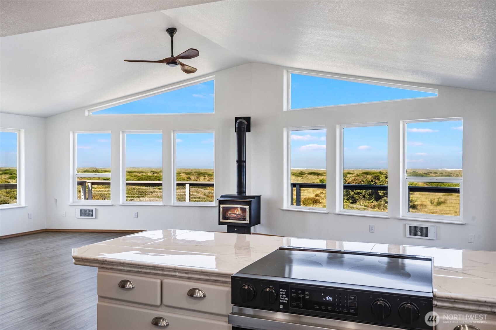 983 S Sand Dune , Ocean Shores, WA 98569-9467