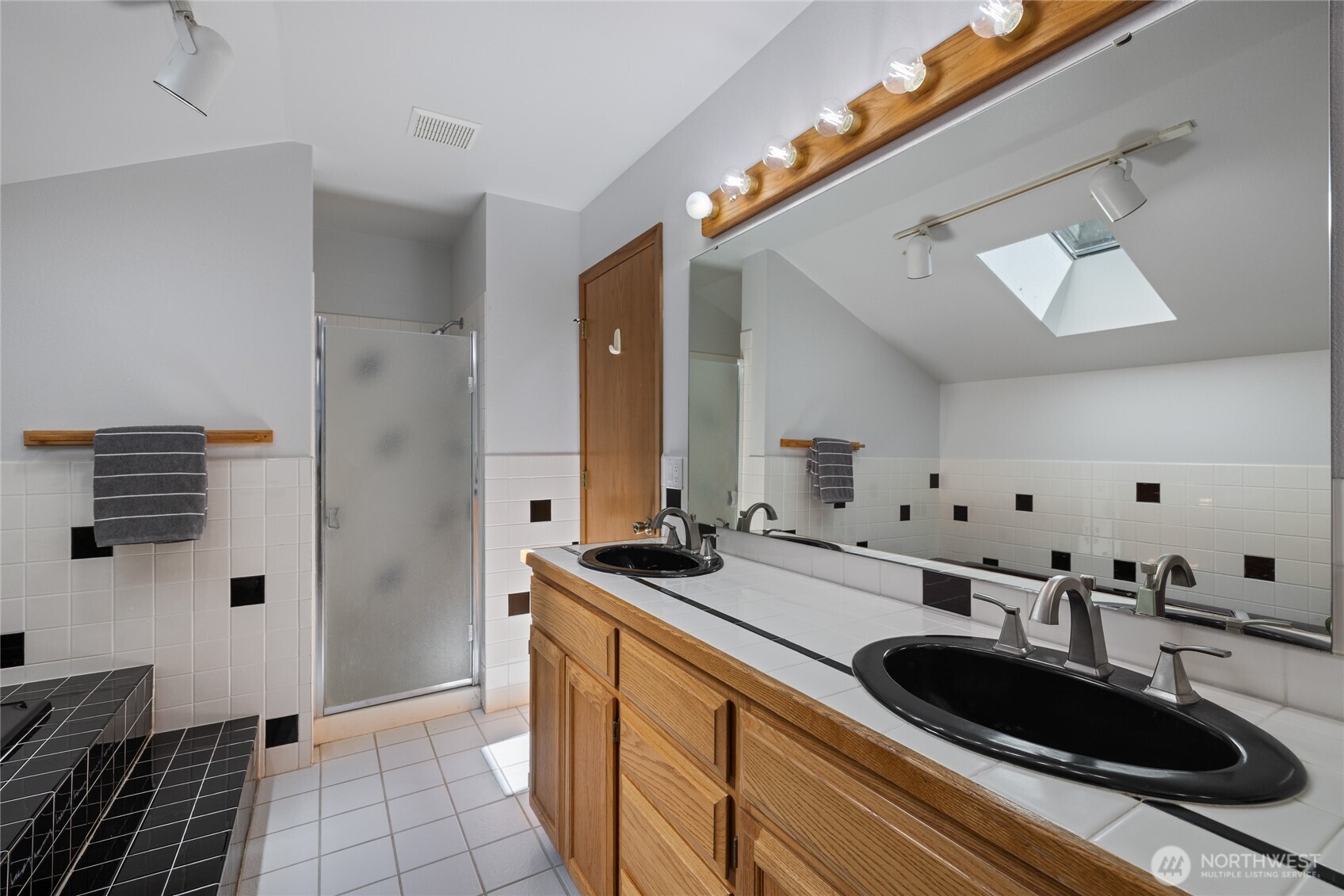 323 Keach Court , Steilacoom, WA 98388