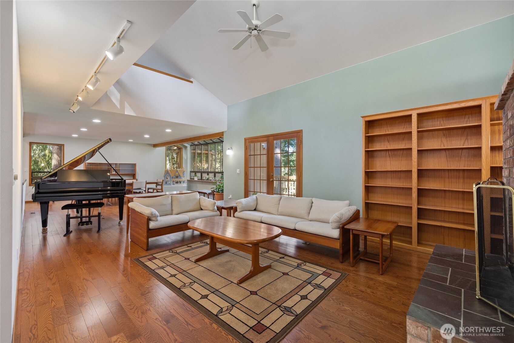 323 Keach Court , Steilacoom, WA 98388