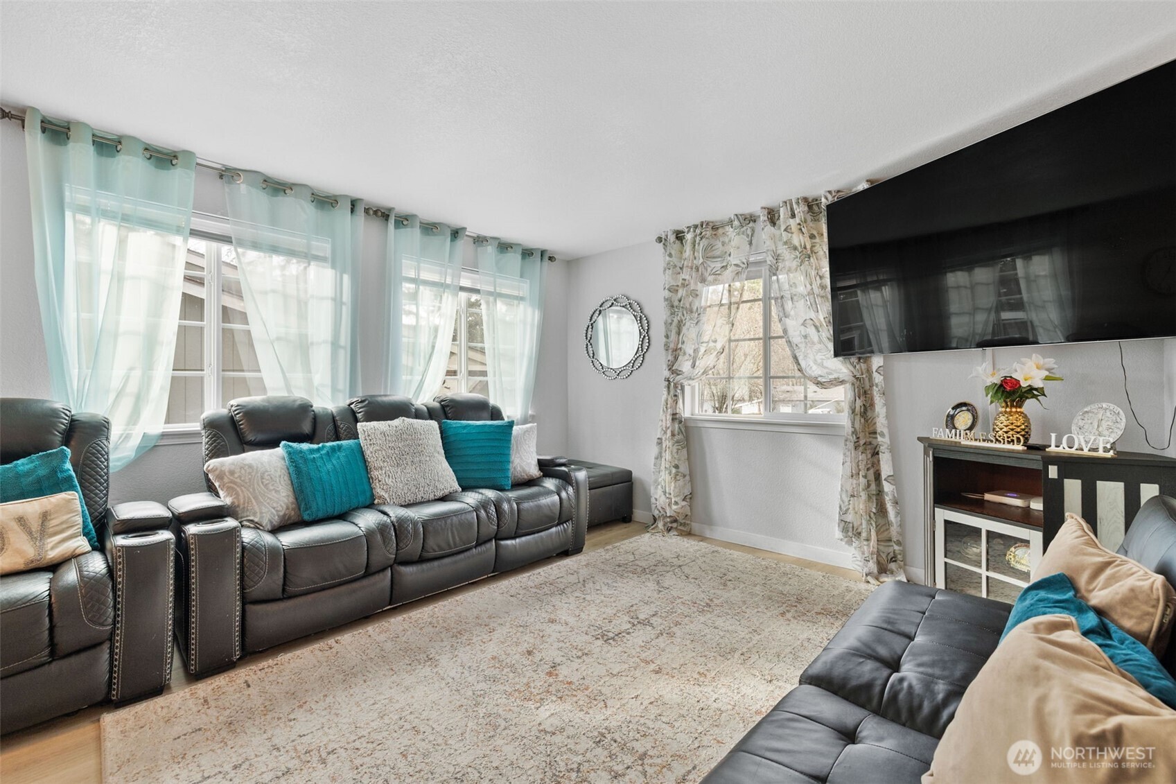 31 NE Skipper Court , Belfair, WA 98528