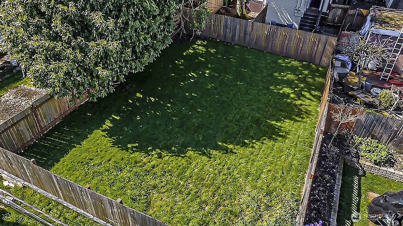 909 S Ainsworth Avenue , Tacoma, WA 98405